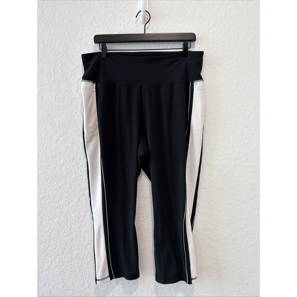 Livi Active Lane Bryant Soft Capri Legging Black White 18/20